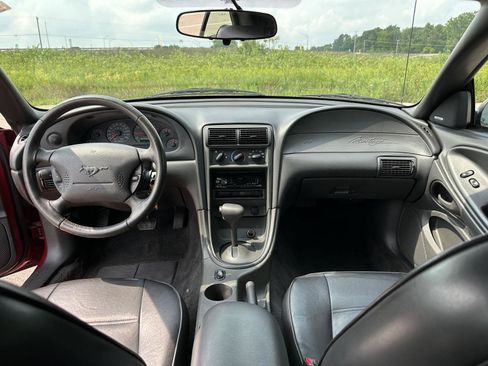 Used 2003 Ford Mustang Convertible RWD image 26