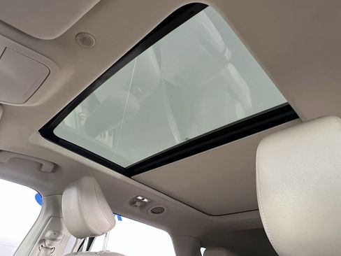 Used 2020 Ford Explorer XLT w/ Equipment Group 202A image 20