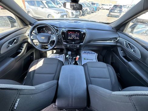 Used 2023 Chevrolet Traverse LT image 21