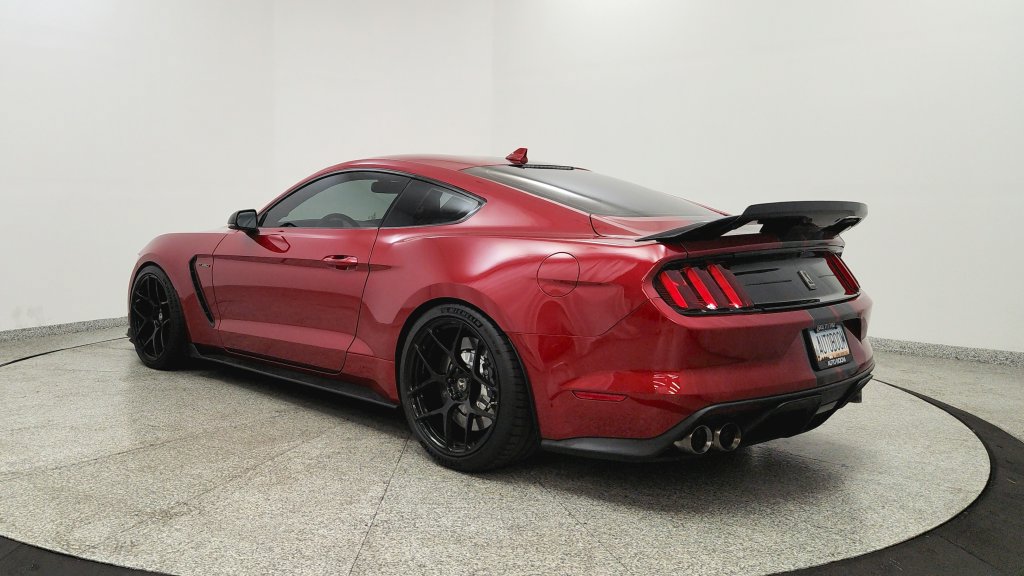 Used 2020 Ford Mustang Shelby GT350 w/ Technology Package RWD image 3