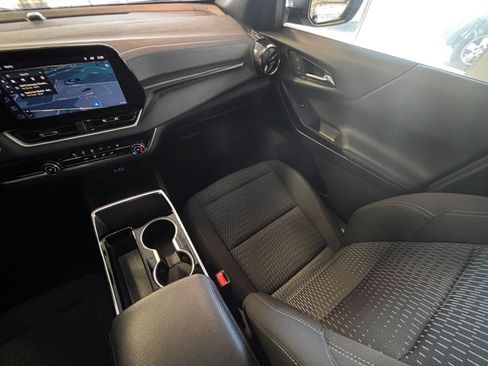 Used 2025 Chevrolet Equinox LT image 39