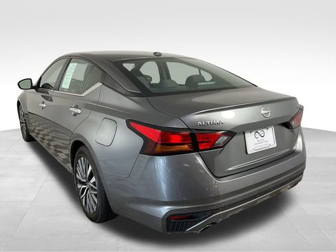 Used 2023 Nissan Altima 2.5 SV w/ SV Premium Package FWD image 7