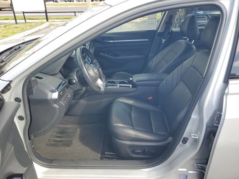 Certified 2023 Nissan Altima 2.5 SR w/ SR Premium Package image 12