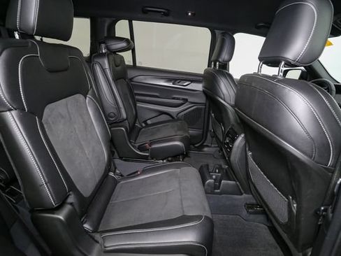 Used 2023 Jeep Grand Cherokee L Laredo AWD/4WD image 18