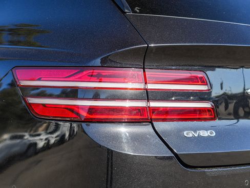 Used 2021 Genesis GV80 2.5T AWD/4WD image 9