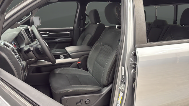 Used 2025 RAM 1500 Big Horn AWD/4WD image 10