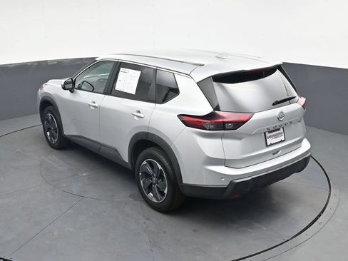 Used 2025 Nissan Rogue SV FWD image 29