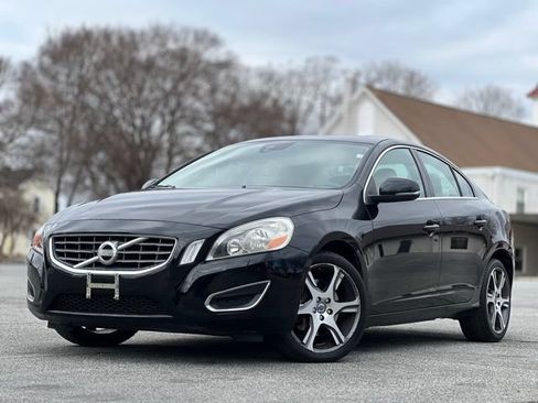 Used 2013 Volvo S60 T5 FWD image 1