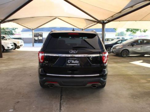 Used 2018 Ford Explorer XLT w/ Equipment Group 201A image 6