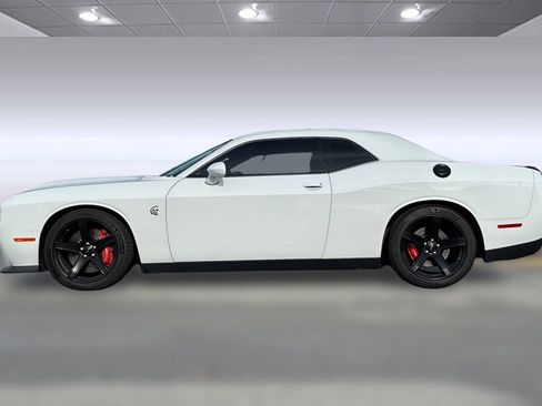 Used 2019 Dodge Challenger SRT Hellcat image 2