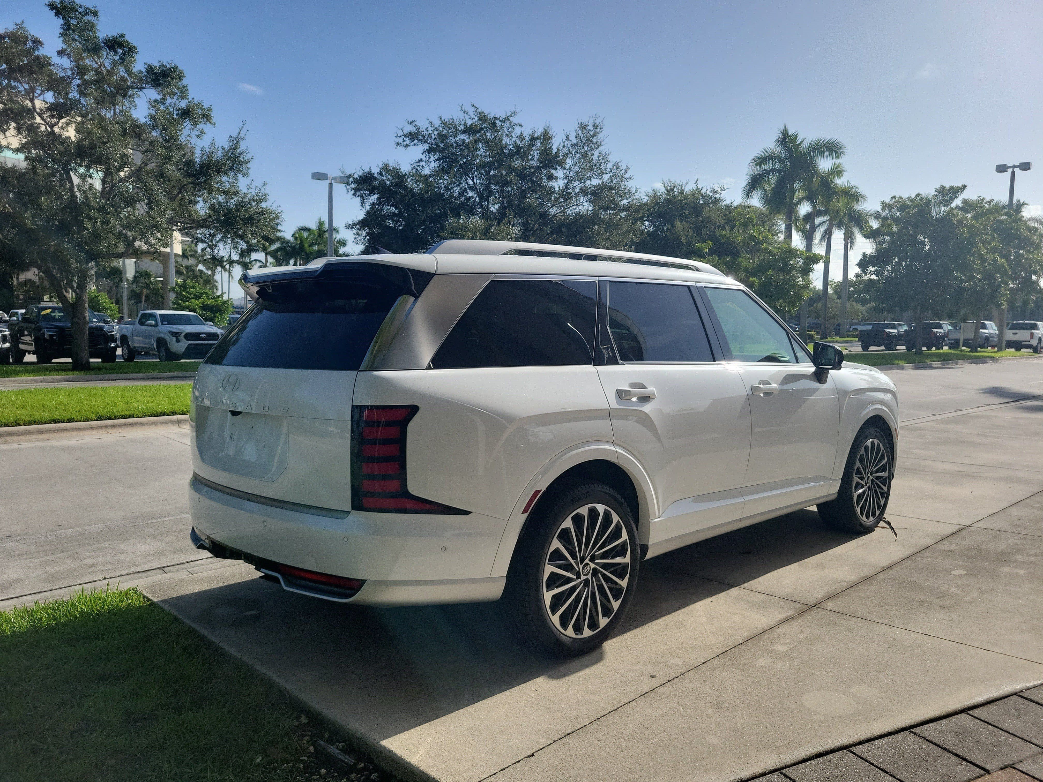Used 2026 Hyundai Palisade Calligraphy FWD image 7