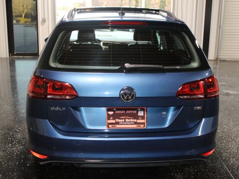 Used 2016 Volkswagen Golf Limited Edition image 3