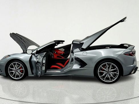 Used 2024 Chevrolet Corvette Stingray Premium Cpe w/ Z51 Performance Package RWD image 10