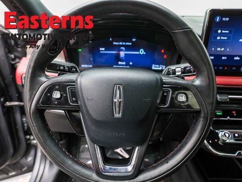 Used 2025 Lincoln Corsair Grand Touring w/ Towing Package AWD/4WD image 10