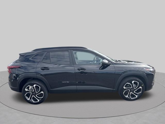 Used 2024 Chevrolet Trax RS w/ Sunroof Package FWD image 6