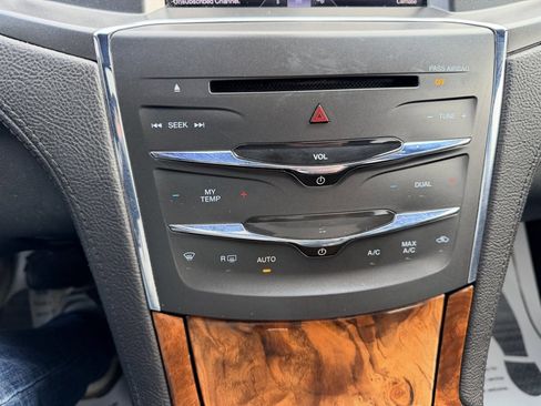 Used 2013 Lincoln MKS AWD image 22