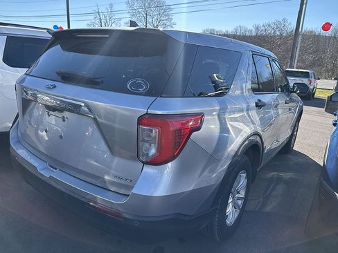 Used 2021 Ford Explorer 4WD image 2