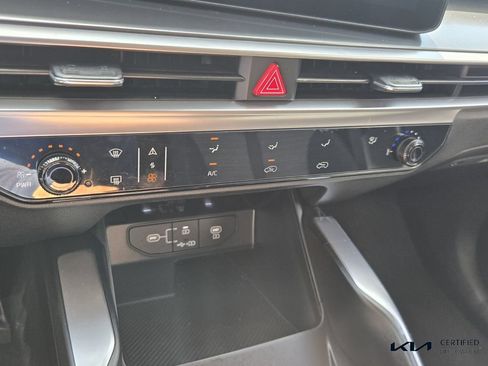 Certified 2026 Kia Sorento LX FWD image 23