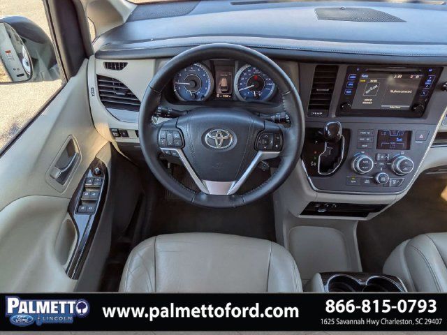 Used 2016 Toyota Sienna XLE FWD image 17