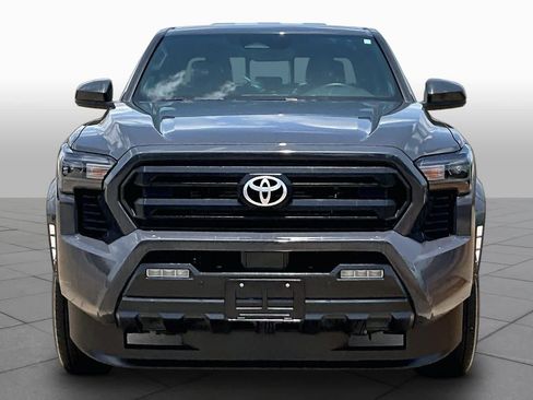 Used 2025 Toyota Tacoma SR5 w/ SR5 Upgrade Package AWD/4WD image 4