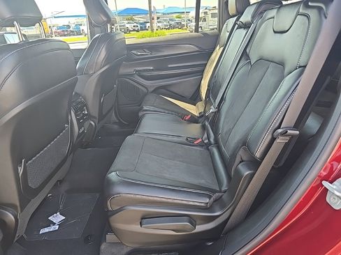 New 2025 Jeep Grand Cherokee L Altitude image 23