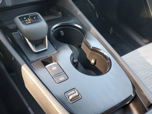Certified 2021 Nissan Rogue SV FWD image 24