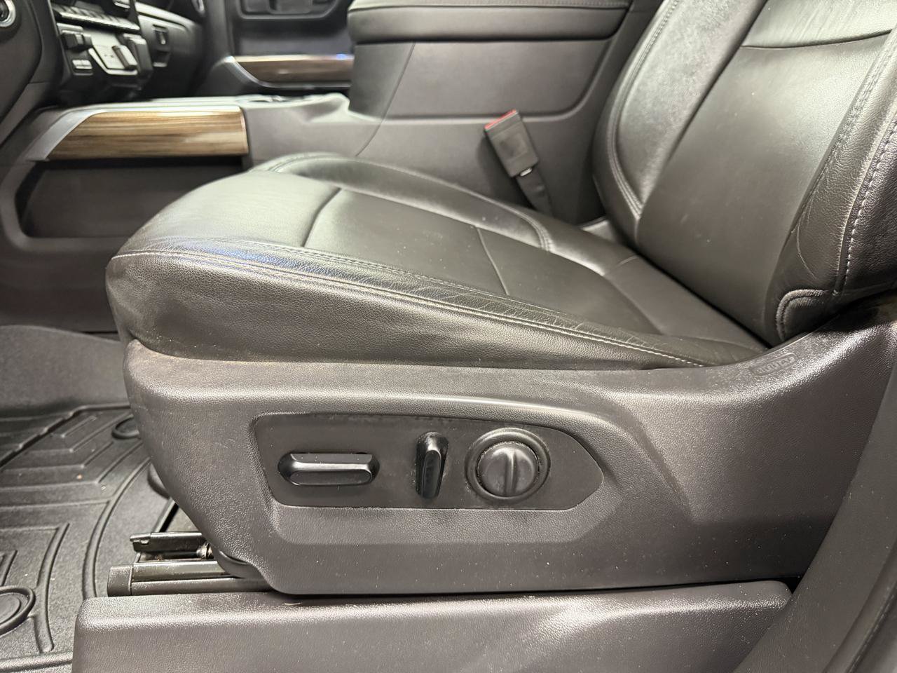 Used 2019 Chevrolet Silverado 1500 RST w/ All-Star Edition AWD/4WD image 7