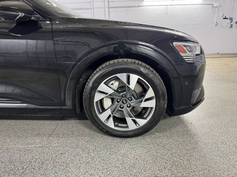 Used 2021 Audi e-tron Premium w/ Convenience Plus Package AWD/4WD image 6