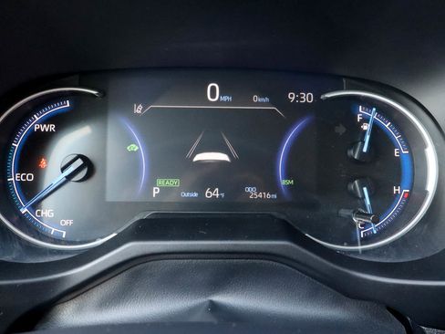 Used 2025 Toyota RAV4 XLE AWD/4WD image 26