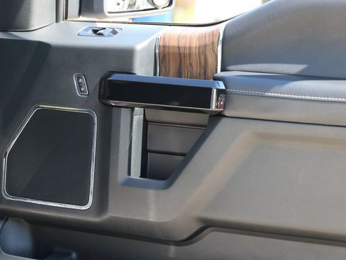 Used 2019 Ford F150 Lariat w/ Equipment Group 502A Luxury AWD/4WD image 69