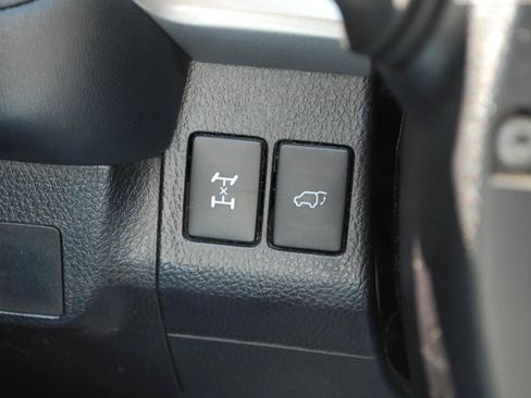 Used 2016 Toyota RAV4 XLE AWD/4WD image 13