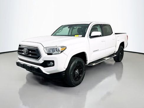 Used 2020 Toyota Tacoma SR5 RWD image 3