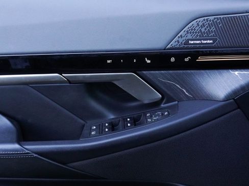 Certified 2024 BMW 530i 530i w/ Executive Package image 15