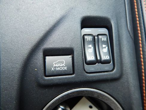 Used 2018 Subaru Crosstrek 2.0i Limited image 38