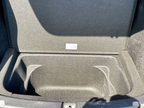 Used 2024 Tesla Model Y Long Range RWD image 93