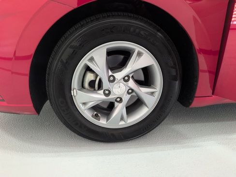 Used 2023 Hyundai Elantra SE w/ Cargo Package image 27