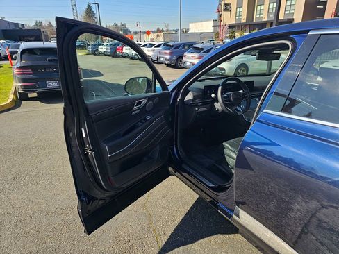 Certified 2025 Genesis GV80 3.5T AWD/4WD image 20