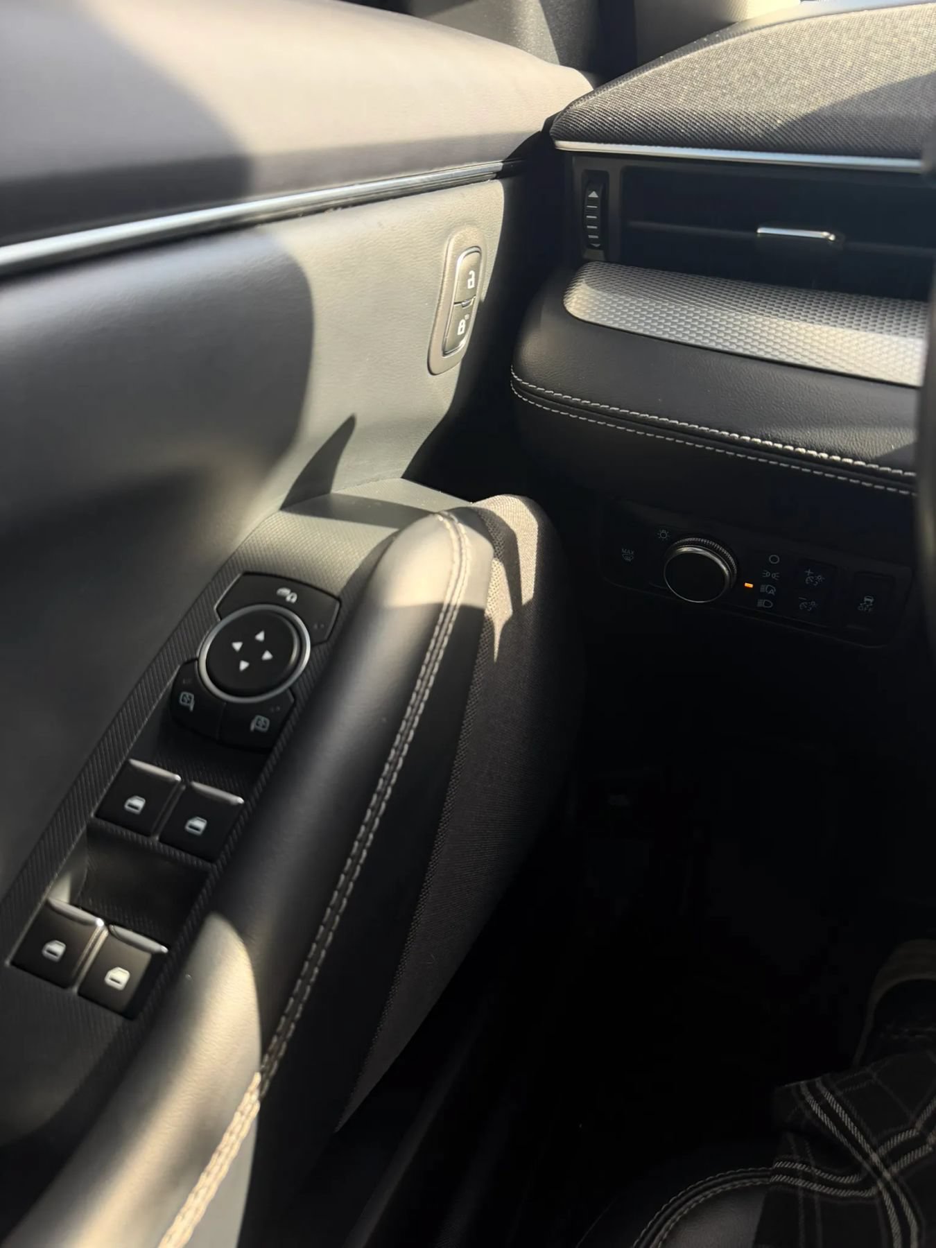 Used 2022 Ford Mustang Mach-E Select AWD/4WD image 30