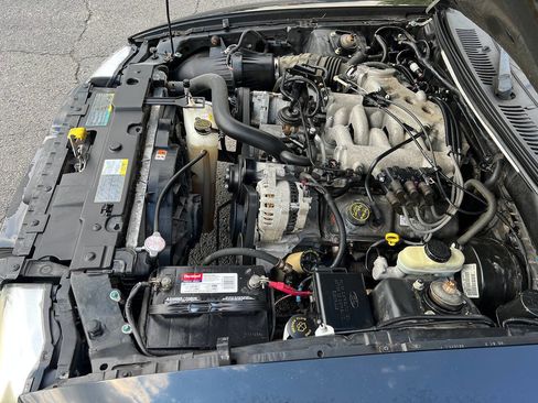 Used 2004 Ford Mustang Convertible RWD image 39