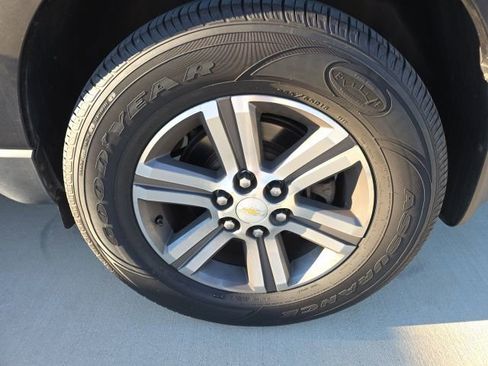 Used 2017 Chevrolet Traverse LT image 7