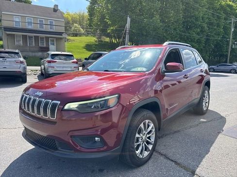 Used 2020 Jeep Cherokee Latitude Plus w/ Comfort/Convenience Group AWD/4WD image 3