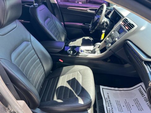 Used 2014 Ford Fusion SE w/ Equipment Group 202A FWD image 18