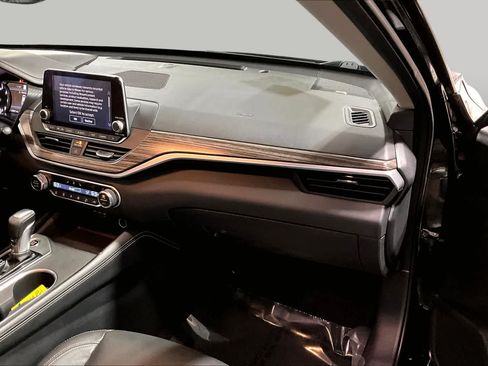Used 2019 Nissan Altima 2.5 Platinum FWD image 19