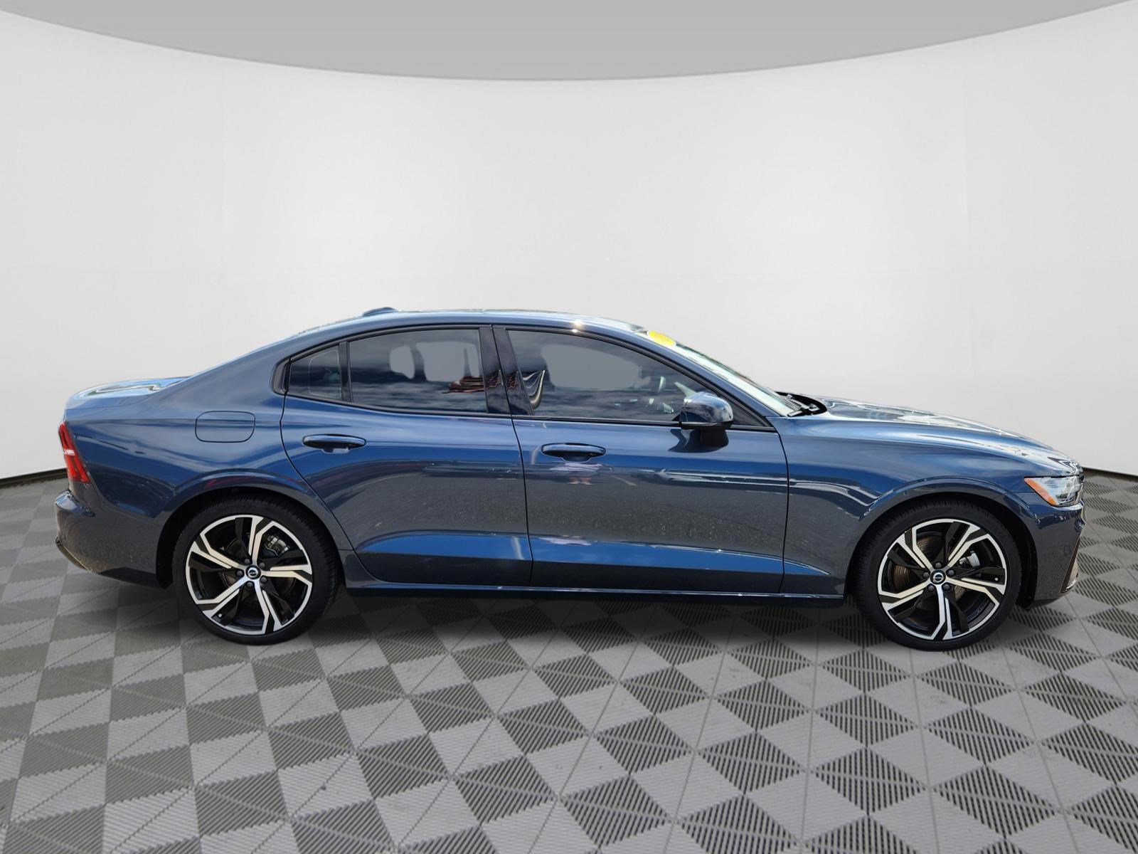 Used 2024 Volvo S60 B5 Core AWD/4WD image 6