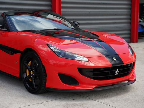 Used 2019 Ferrari Portofino image 18
