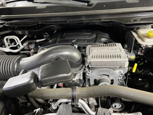 Used 2022 Jeep Wagoneer Series III w/ Flexible Seating Group AWD/4WD image 32