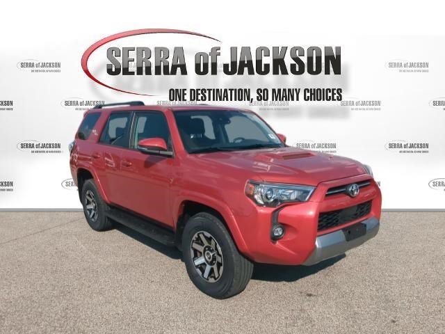 Used 2022 Toyota 4Runner TRD Off-Road Premium AWD/4WD image 2