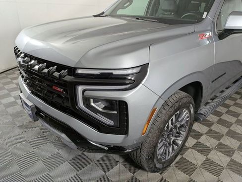 Certified 2025 Chevrolet Suburban Z71 AWD/4WD image 14