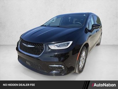 Used 2024 Chrysler Pacifica Touring-L