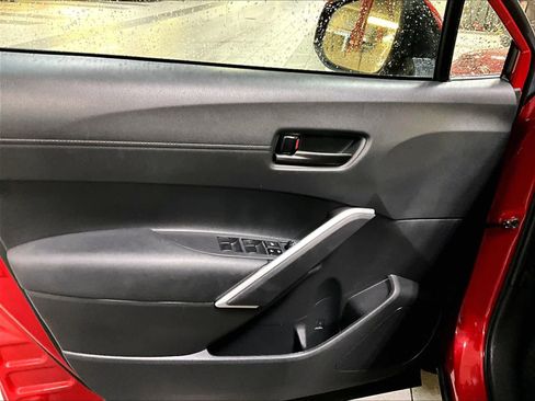 Used 2024 Toyota Corolla Cross LE image 9